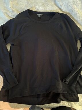 Athleta Women’s Black Crewneck Pullover Sweatshirt